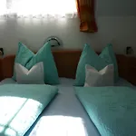 Penzion Martinihof Latschach ober dem Faakersee