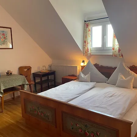 Penzion Martinihof Latschach ober dem Faakersee