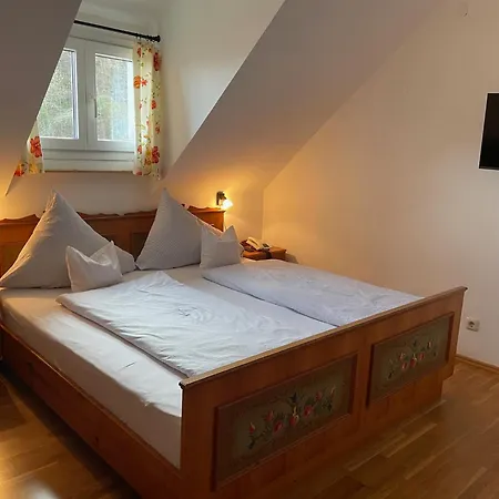 Martinihof Latschach ober dem Faakersee