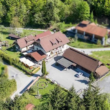 Martinihof Latschach ober dem Faakersee